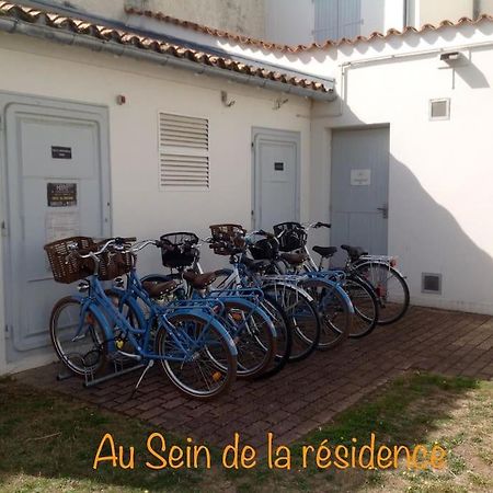 Eole, Idealement Situe Sur Le Port De St Martin De Re Saint-Martin-de-Ré Exterior foto