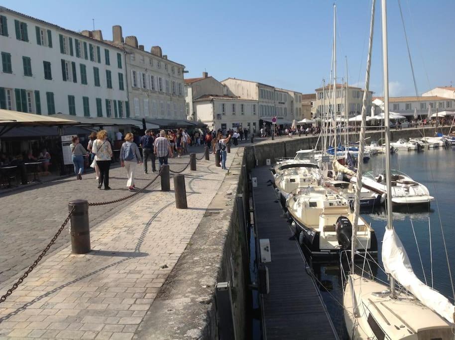 Eole, Idealement Situe Sur Le Port De St Martin De Re Saint-Martin-de-Ré Exterior foto