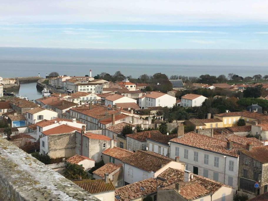 Eole, Idealement Situe Sur Le Port De St Martin De Re Saint-Martin-de-Ré Exterior foto